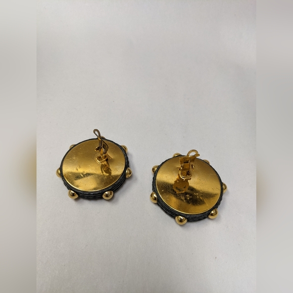 Vintage Chanel CC Leather Earrings #792 - Picture 2 of 10